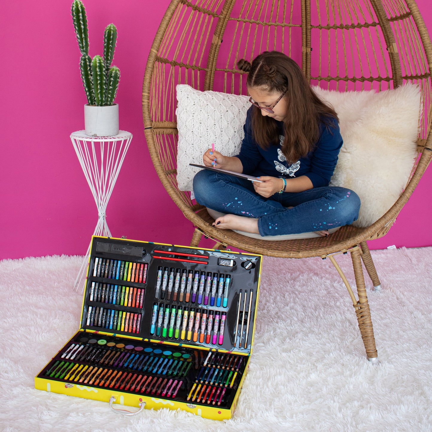 Art 101 Budding Artist Multifunction Child Drawing Art Set / Kit with 210 Pieces
