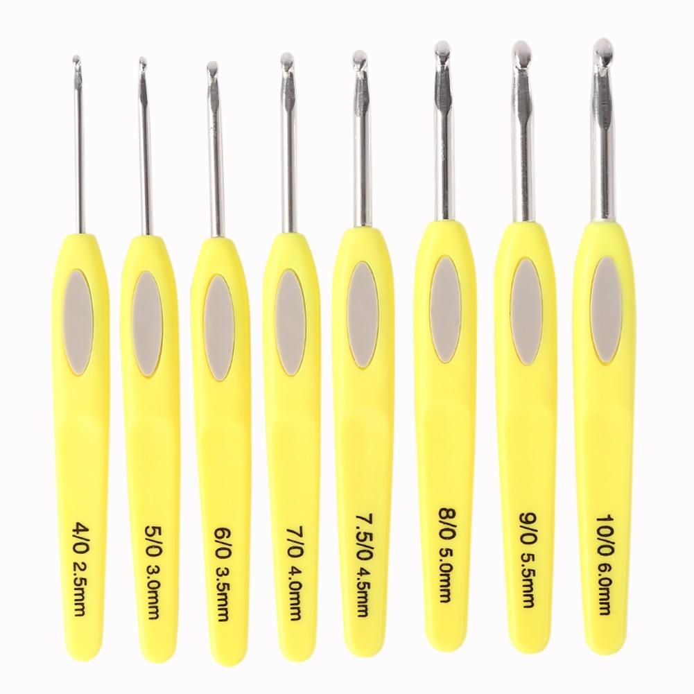 Plastic Handle Aluminum Crochet Hooks