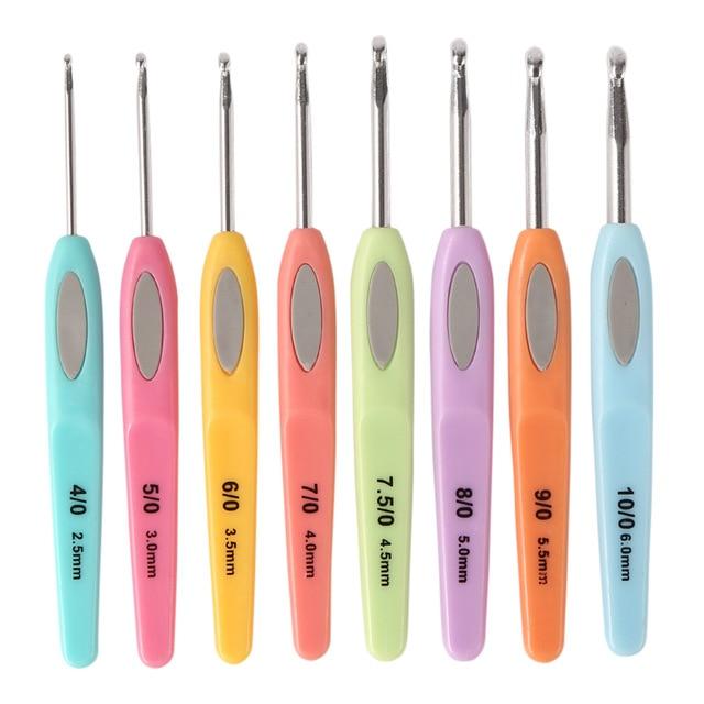 Plastic Handle Aluminum Crochet Hooks