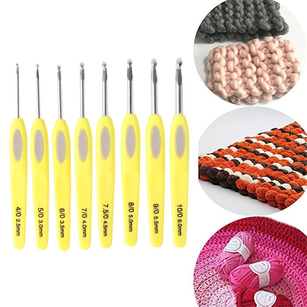 Plastic Handle Aluminum Crochet Hooks