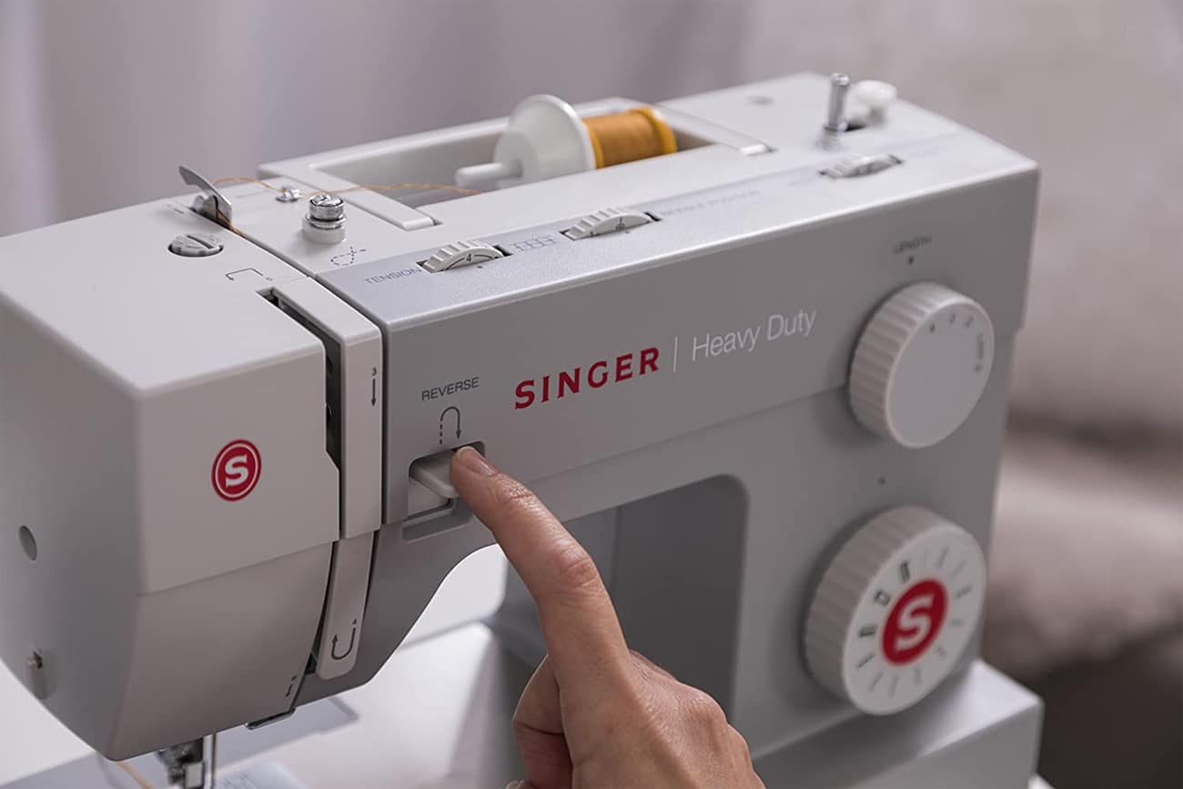 SINGER 4411 HEAVY DUTY SEWING MACHINE
